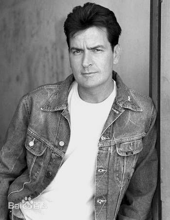 查理·辛(Charlie Sheen)前后照片