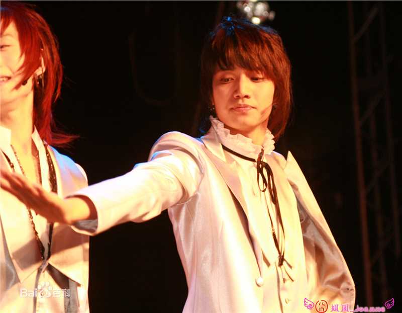 金恩圣(英文：Tanas 韩文：)-EP新闻发布会性感图片图集