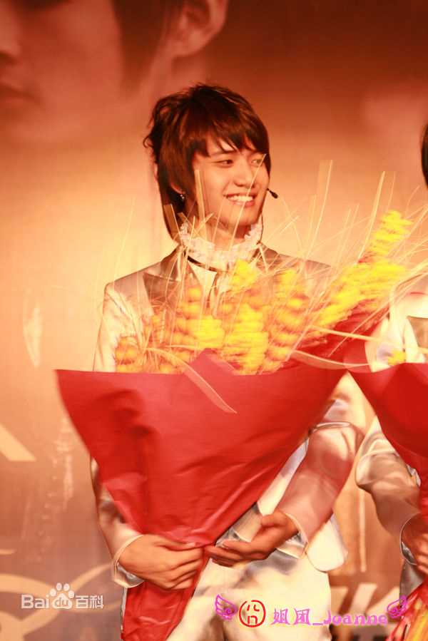 金恩圣(英文：Tanas 韩文：)-EP新闻发布会性感图片图集