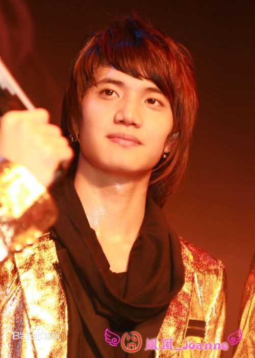 金恩圣(英文：Tanas 韩文：)-EP新闻发布会性感图片图集