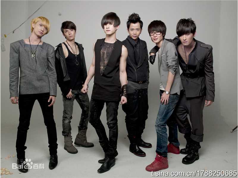 金恩圣(英文：Tanas 韩文：)前后照片