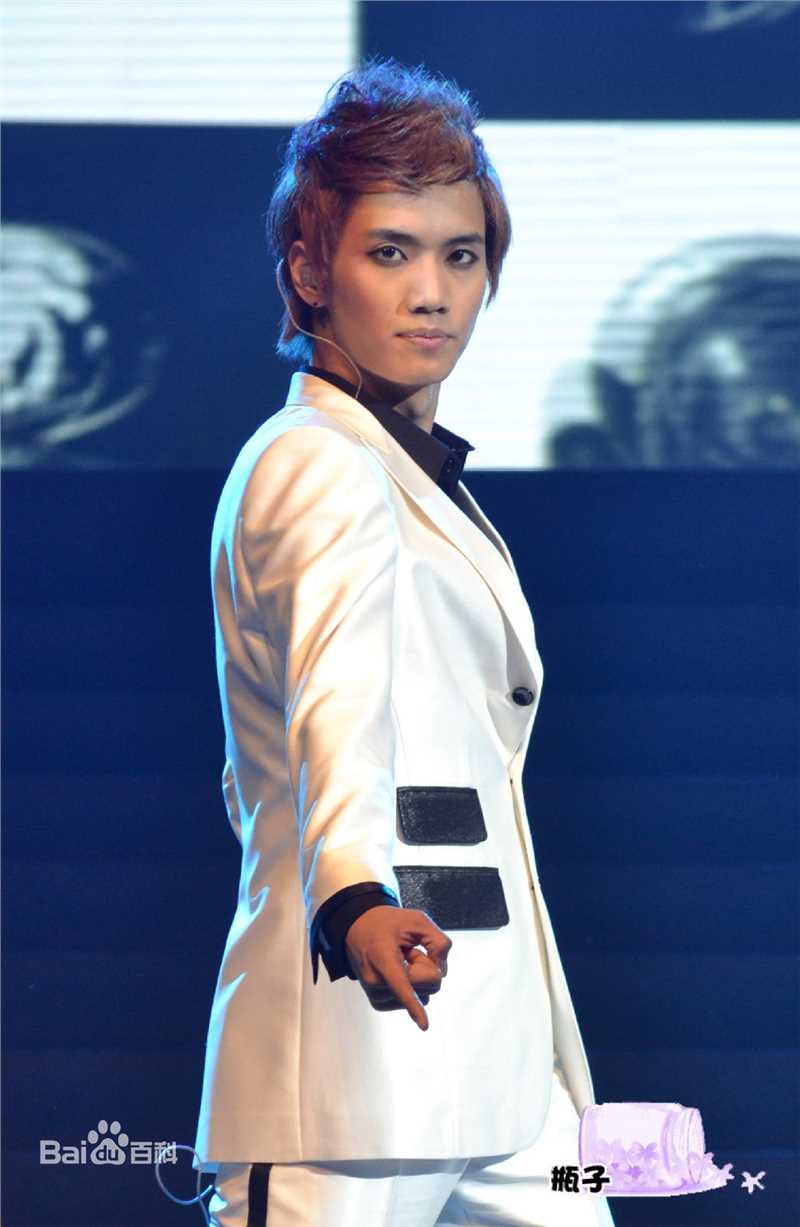 金恩圣(英文：Tanas 韩文：)前后照片