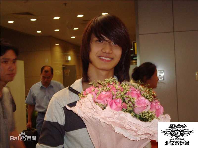 金恩圣(英文：Tanas 韩文：)前后照片