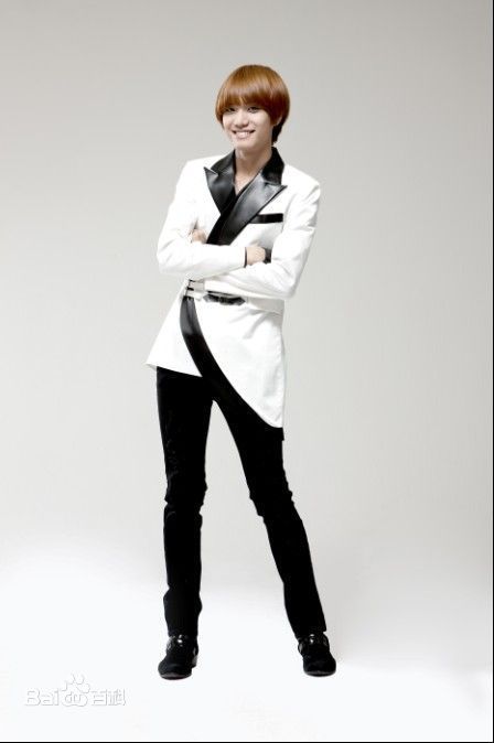 金恩圣(英文：Tanas 韩文：)前后照片