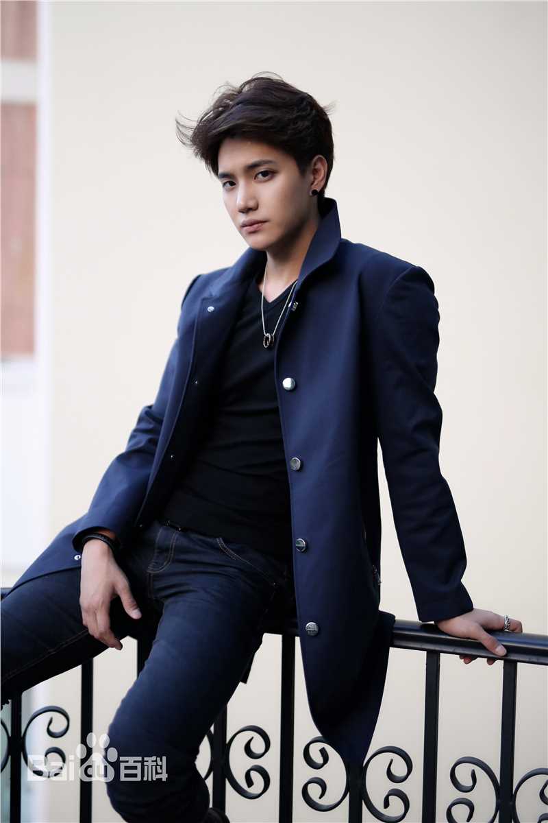 金恩圣(英文：Tanas 韩文：)街拍图册