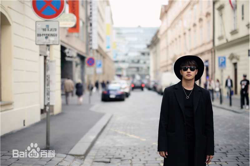 金恩圣(英文：Tanas 韩文：)街拍图册