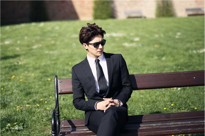 金恩圣(英文：Tanas 韩文：)街拍图册