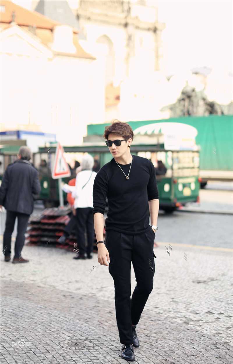 金恩圣(英文：Tanas 韩文：)街拍图册