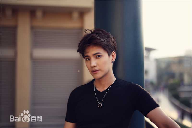 金恩圣(英文：Tanas 韩文：)街拍图册