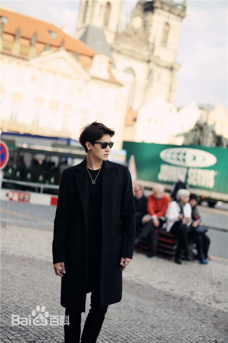 金恩圣(英文：Tanas 韩文：)街拍图册