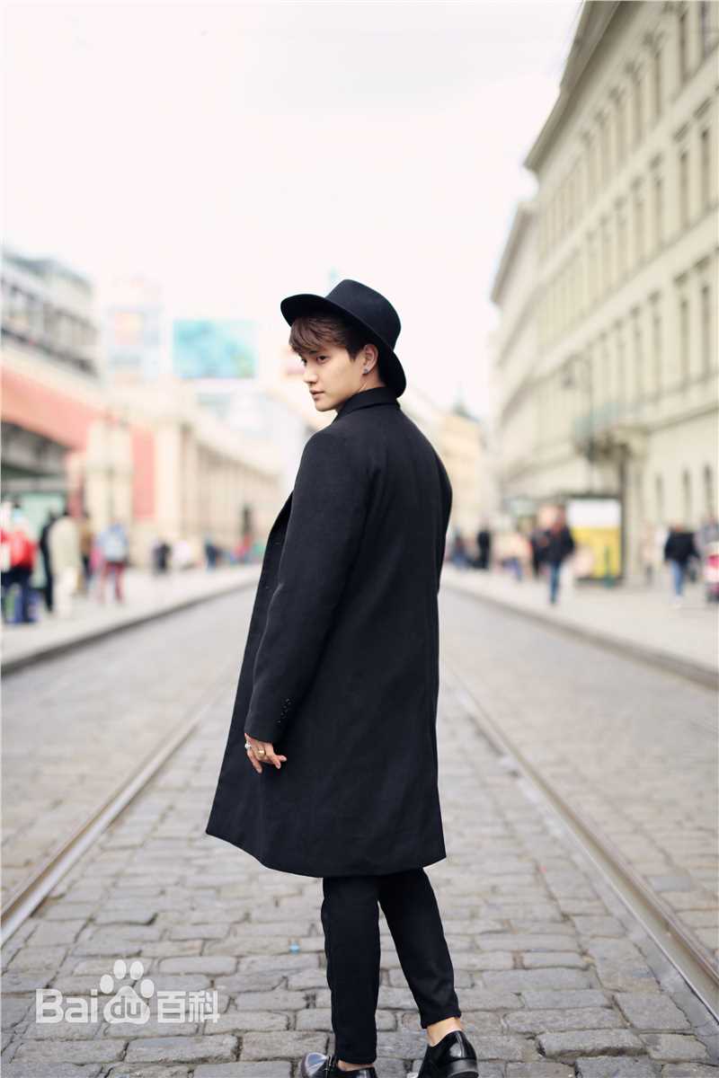 金恩圣(英文：Tanas 韩文：)街拍图册