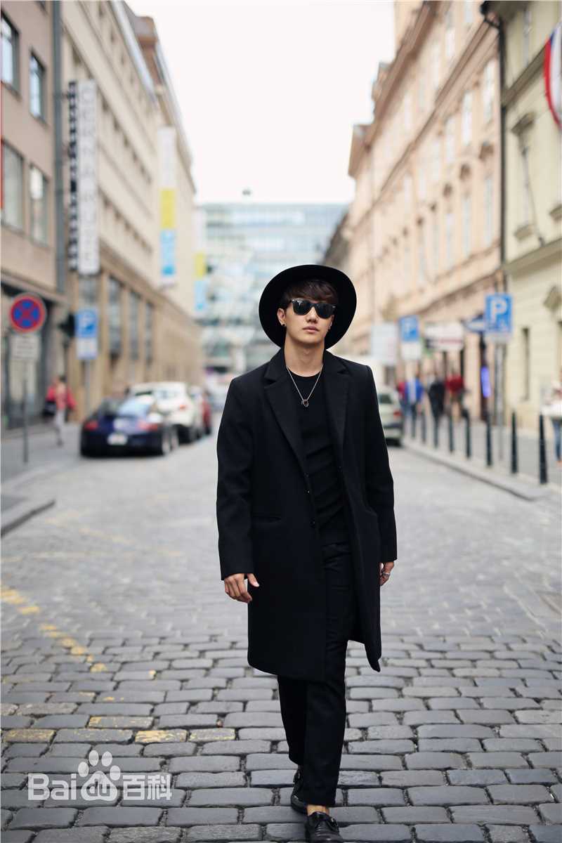 金恩圣(英文：Tanas 韩文：)街拍图册