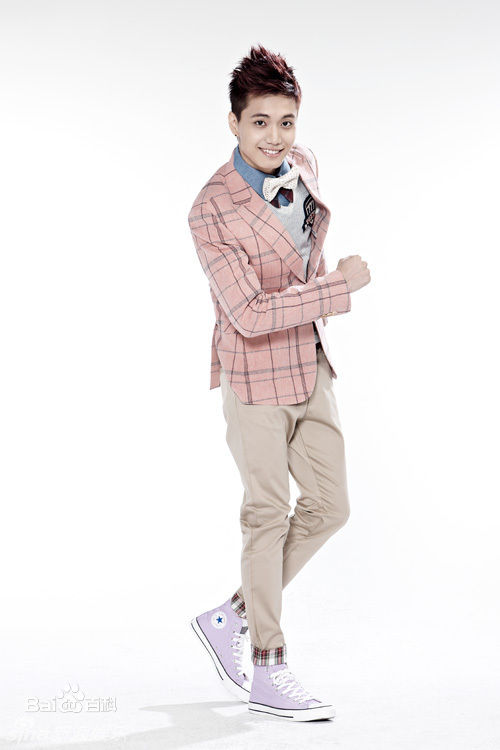 高清金恩圣(英文：Tanas 韩文：)精彩图册