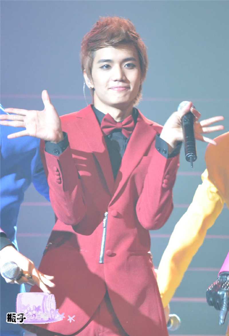 金恩圣(英文：Tanas 韩文：)北京首场演唱会性感图片图集