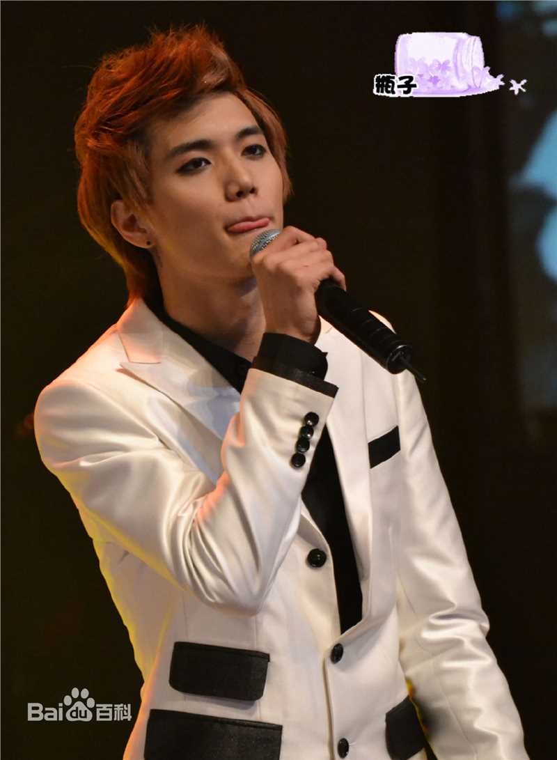 金恩圣(英文：Tanas 韩文：)北京首场演唱会性感图片图集