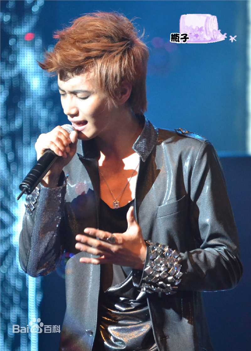 金恩圣(英文：Tanas 韩文：)北京首场演唱会性感图片图集