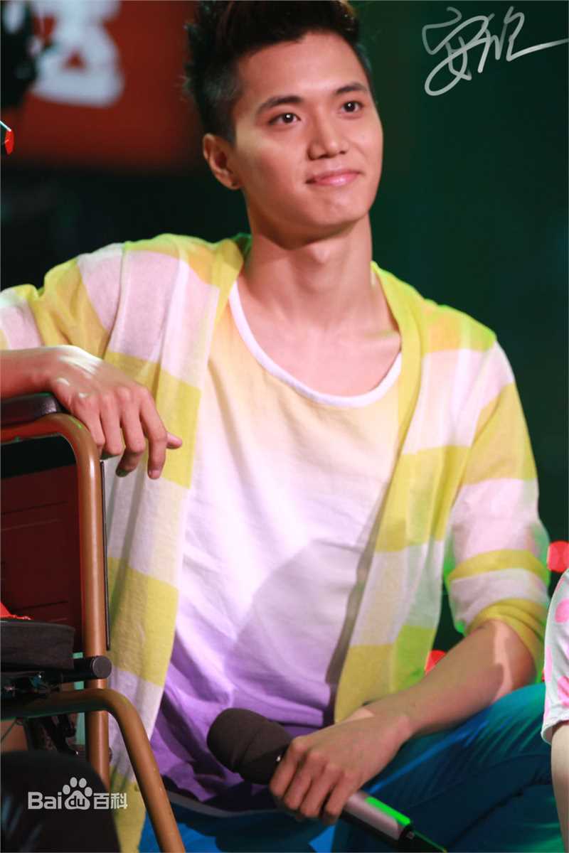 金恩圣(英文：Tanas 韩文：)2011_陆月活动性感图片图集