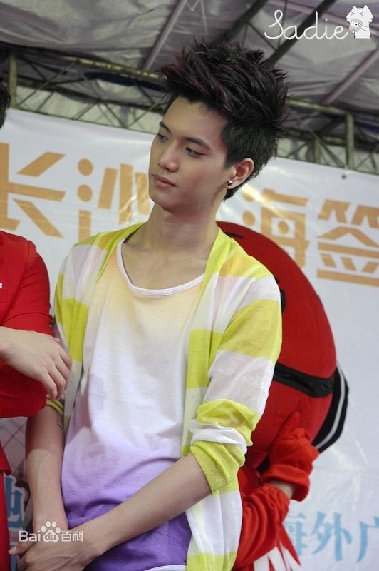 金恩圣(英文：Tanas 韩文：)2011_陆月活动性感图片图集