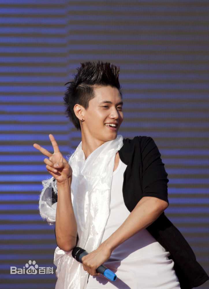 金恩圣(英文：Tanas 韩文：)2011_陆月活动性感图片图集