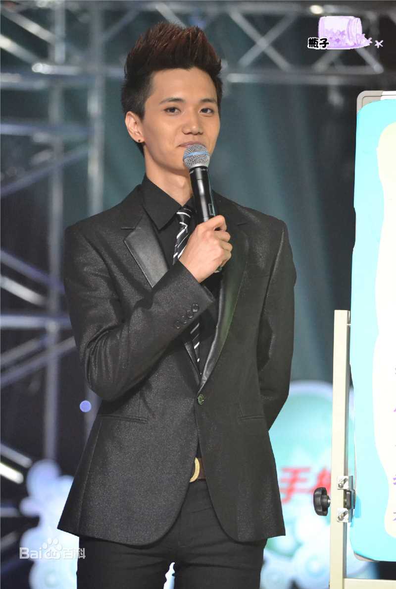 金恩圣(英文：Tanas 韩文：)2011_伍月活动前后照片