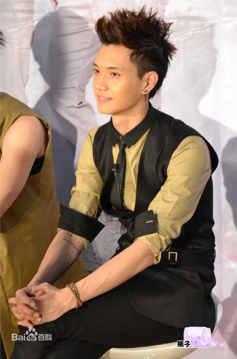 金恩圣(英文：Tanas 韩文：)2011_伍月活动前后照片