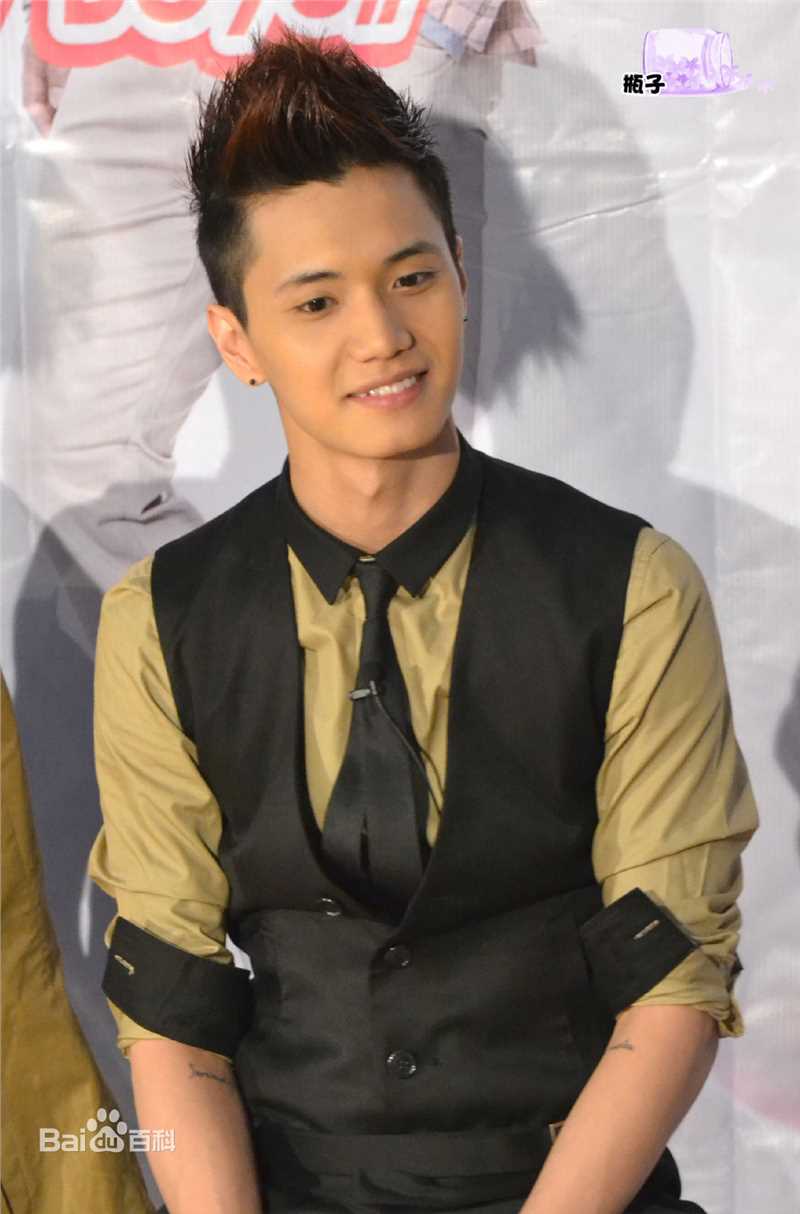 金恩圣(英文：Tanas 韩文：)2011_伍月活动前后照片