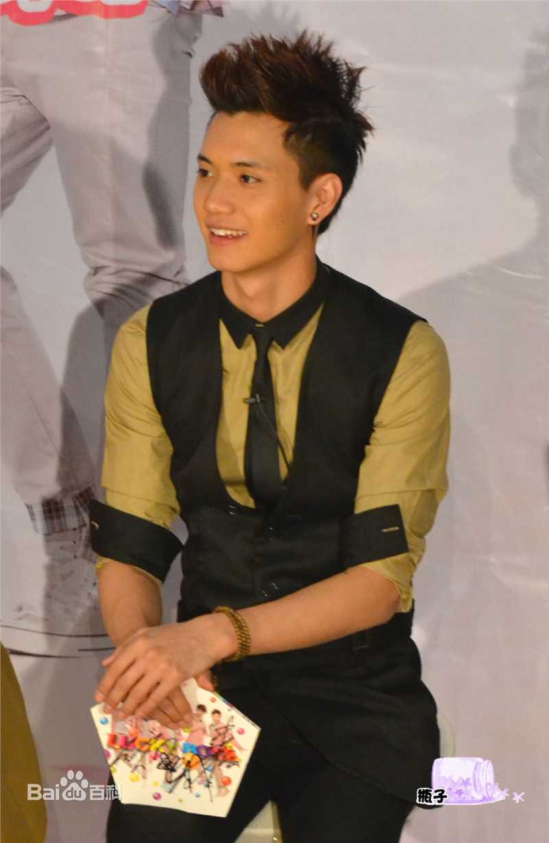 金恩圣(英文：Tanas 韩文：)2011_伍月活动前后照片