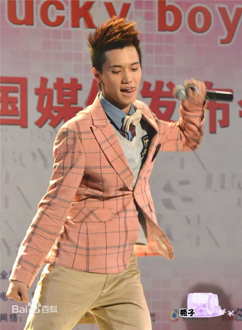 金恩圣(英文：Tanas 韩文：)2011年肆月活动前后照片万佳直播吧