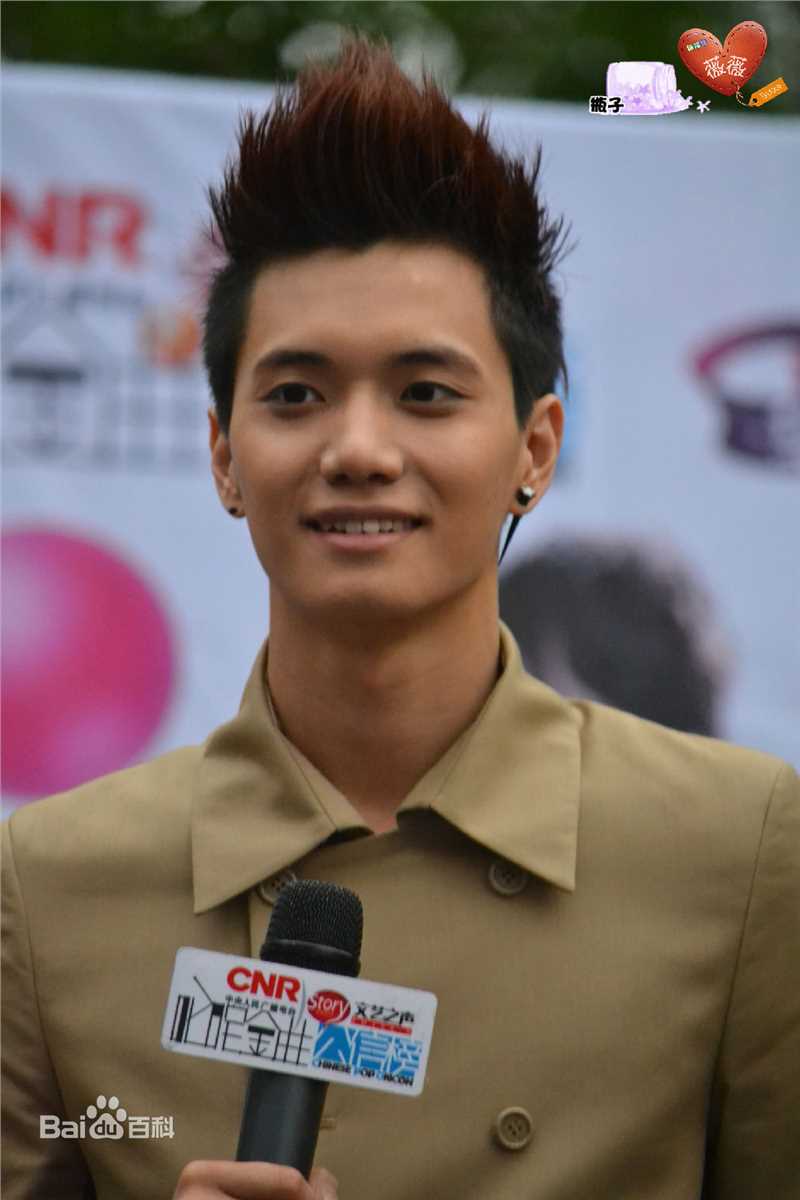 金恩圣(英文：Tanas 韩文：)2011年肆月活动前后照片