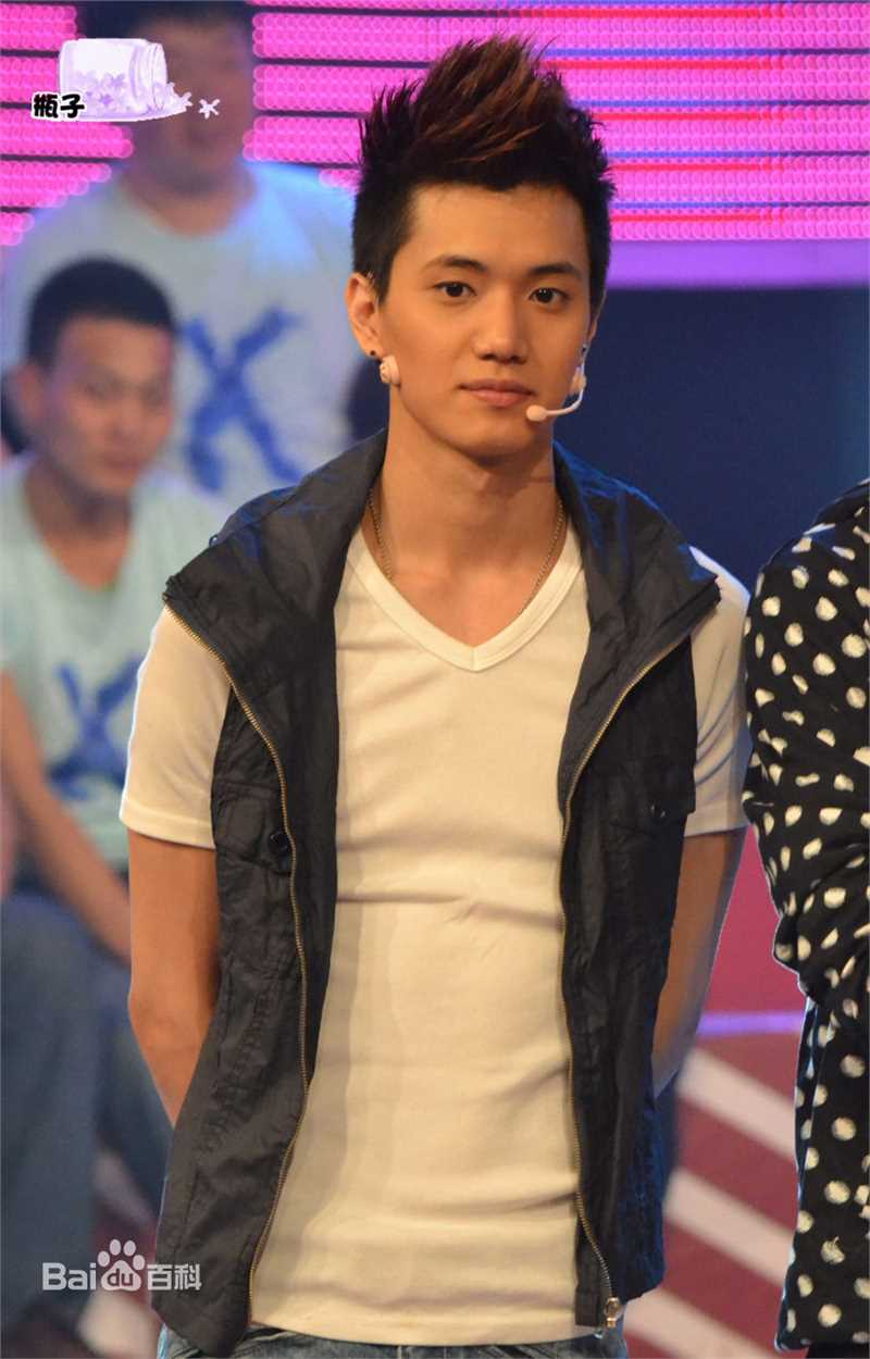 金恩圣(英文：Tanas 韩文：)2011年肆月活动前后照片