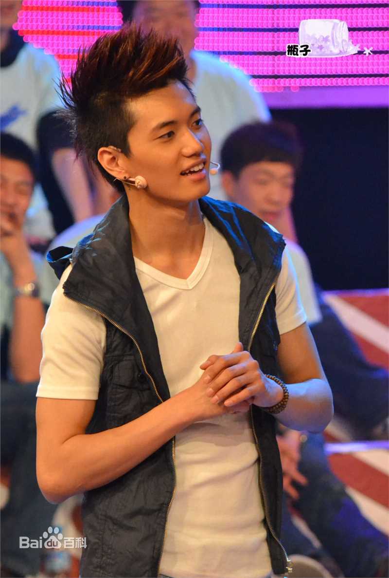 金恩圣(英文：Tanas 韩文：)2011年肆月活动前后照片