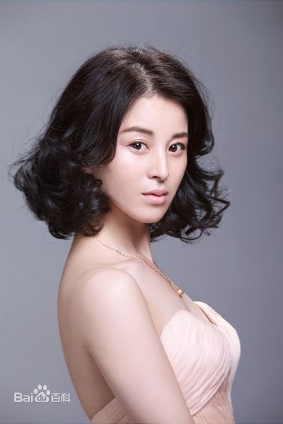 吴岚演员的百变造型素颜照壁纸