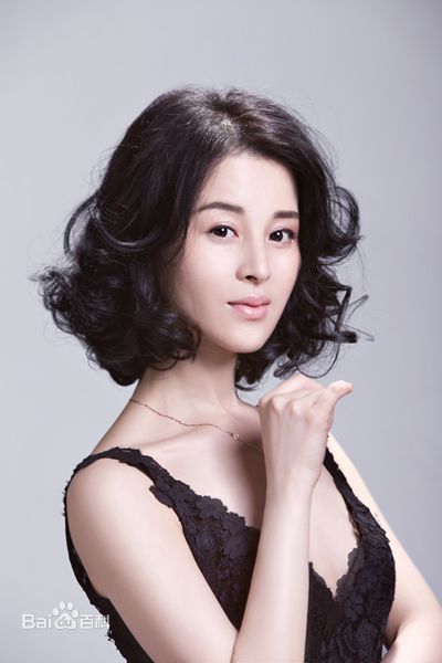 吴岚演员的百变造型素颜照壁纸