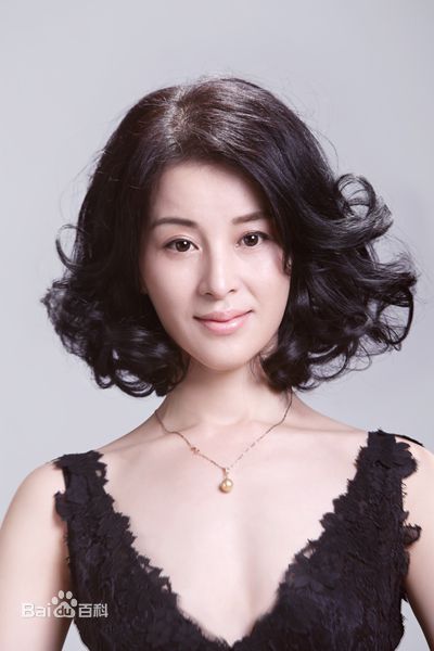 吴岚演员的百变造型素颜照壁纸