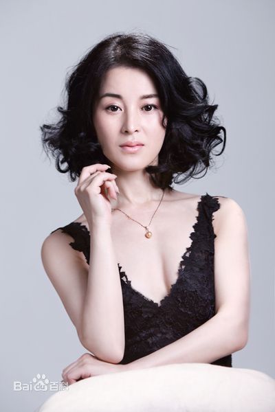 吴岚演员的百变造型素颜照壁纸