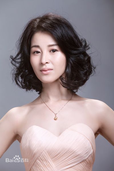 吴岚演员的百变造型素颜照壁纸