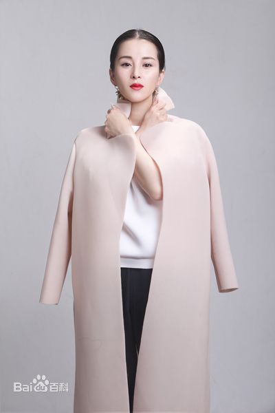 吴岚演员的百变造型素颜照壁纸