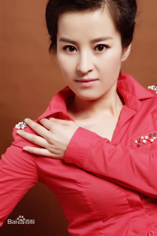 吴岚演员的百变造型素颜照壁纸