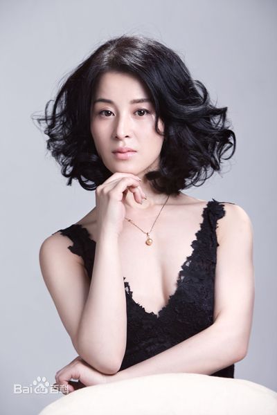 吴岚演员的百变造型素颜照壁纸