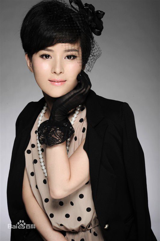 吴岚演员的百变造型素颜照壁纸