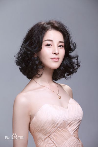 吴岚演员的百变造型素颜照壁纸