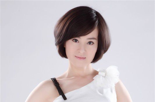 最新吴岚性感图片