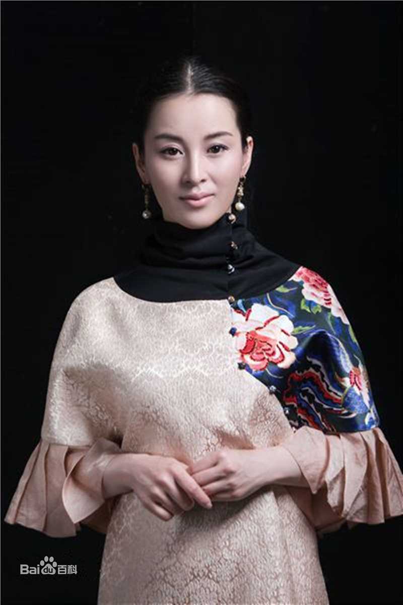 最新吴岚性感图片