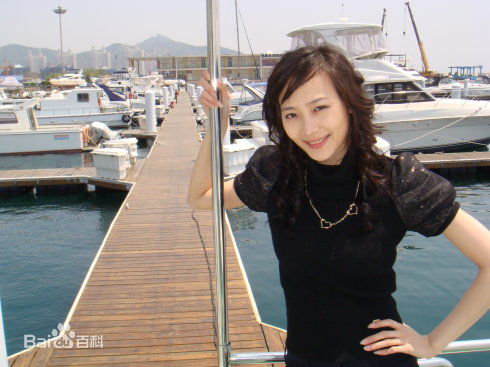 曲栅栅(QuShanshan)生活照性感图片图集