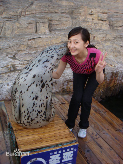 曲栅栅(QuShanshan)生活照性感图片图集