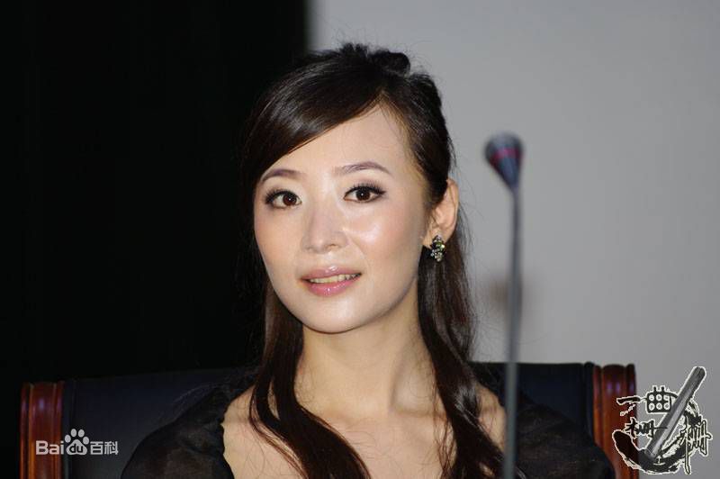 高清曲栅栅(QuShanshan)在《神探狄仁杰4》发布会中的图集