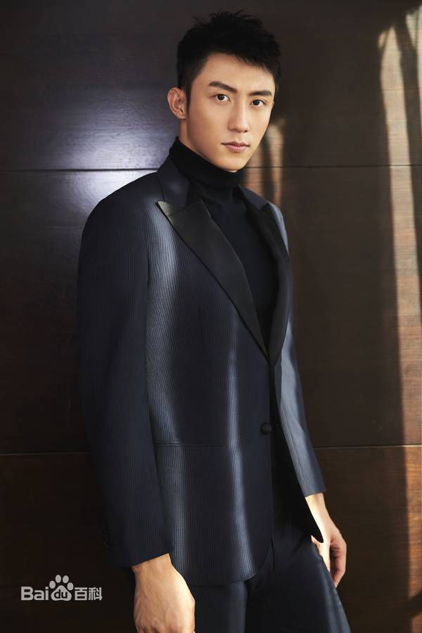 黄景瑜(Johnny)第八届牛耳奖互联网年度文娱人物前后照片