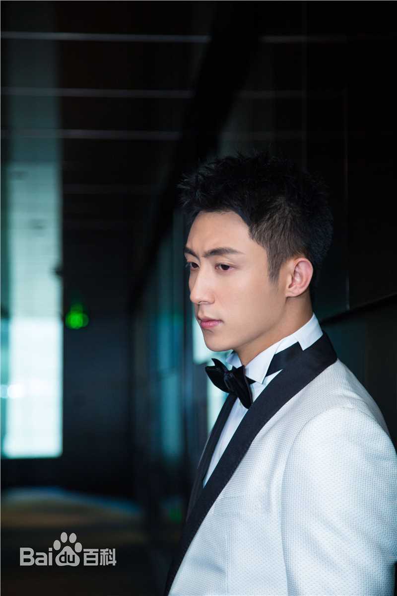 黄景瑜(Johnny)智族GQ年度人物盛典年度新锐艺人图片图集