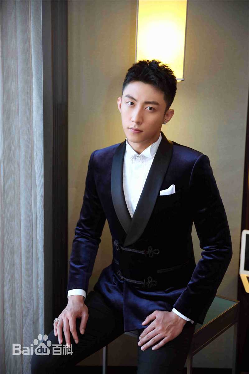 黄景瑜(Johnny)2017嘉人中国风超级盛典生活照相册