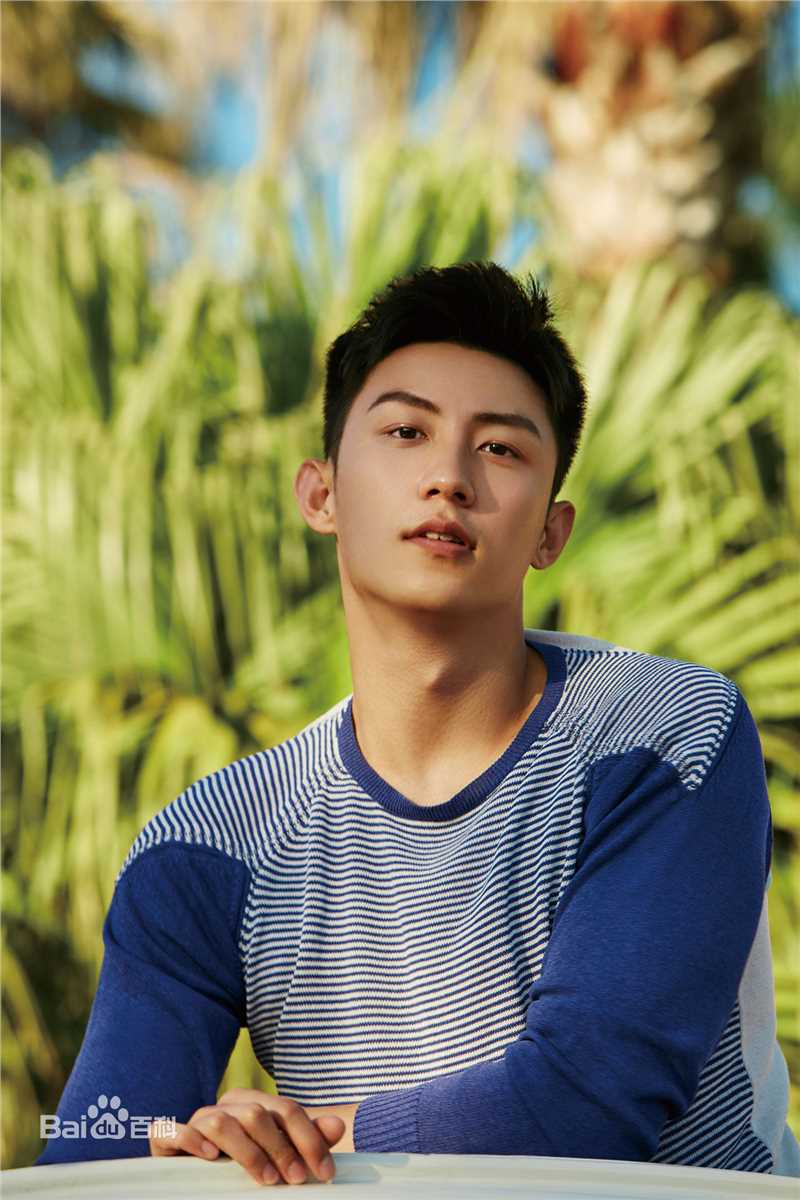 黄景瑜(Johnny)高清《泽海鲸鱼》图集